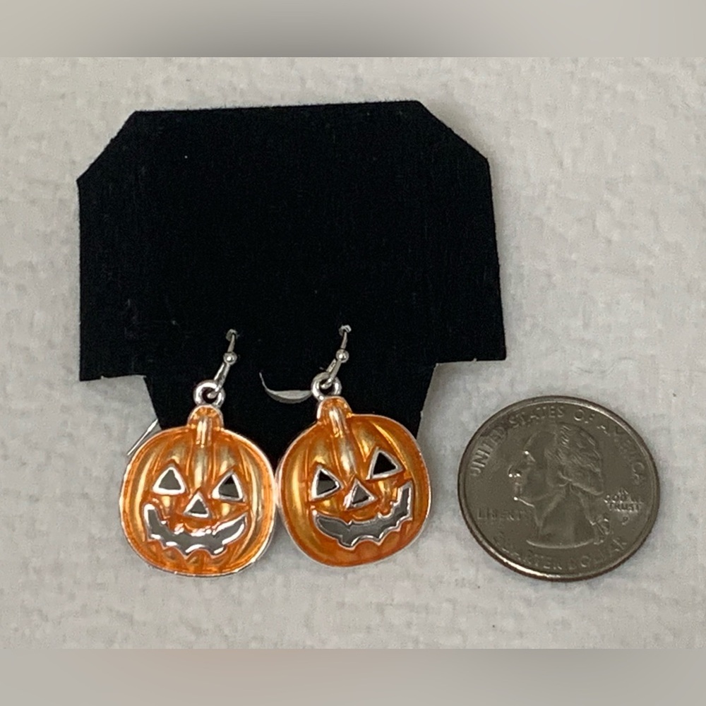 AVON JACK-O-LANTERN PIERCED EARRINGS